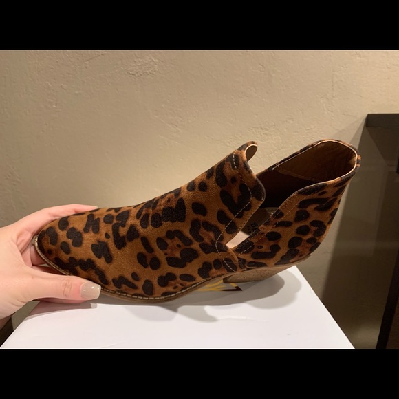 Beast BRAND NEW, IN BOX Cheetah BOOTIES - Picture 6 of 8